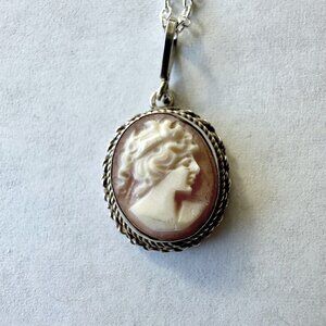 Vintage Cameo Pendant Necklace Classical Lady Right-Facing European 800 Silver